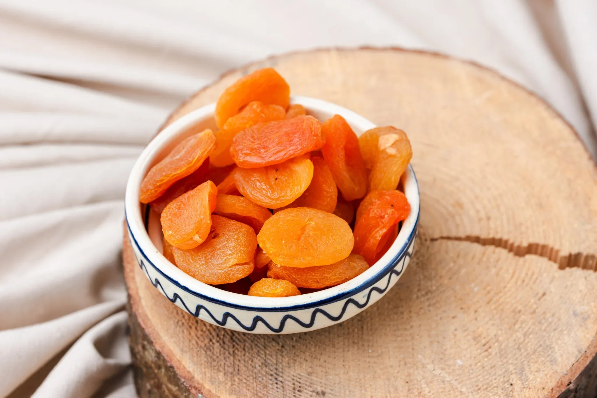 Beneficiile Consumului de Fructe Uscate: O Alegere Delicioasă și Sănătoasă