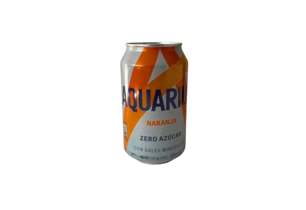 Doză de băutură răcoritoare Aquarius cu portocale, zero zahăr, 330ml – design portocaliu cu inscripția „naranja” și „zero azúcar”, produs adus din Spania.